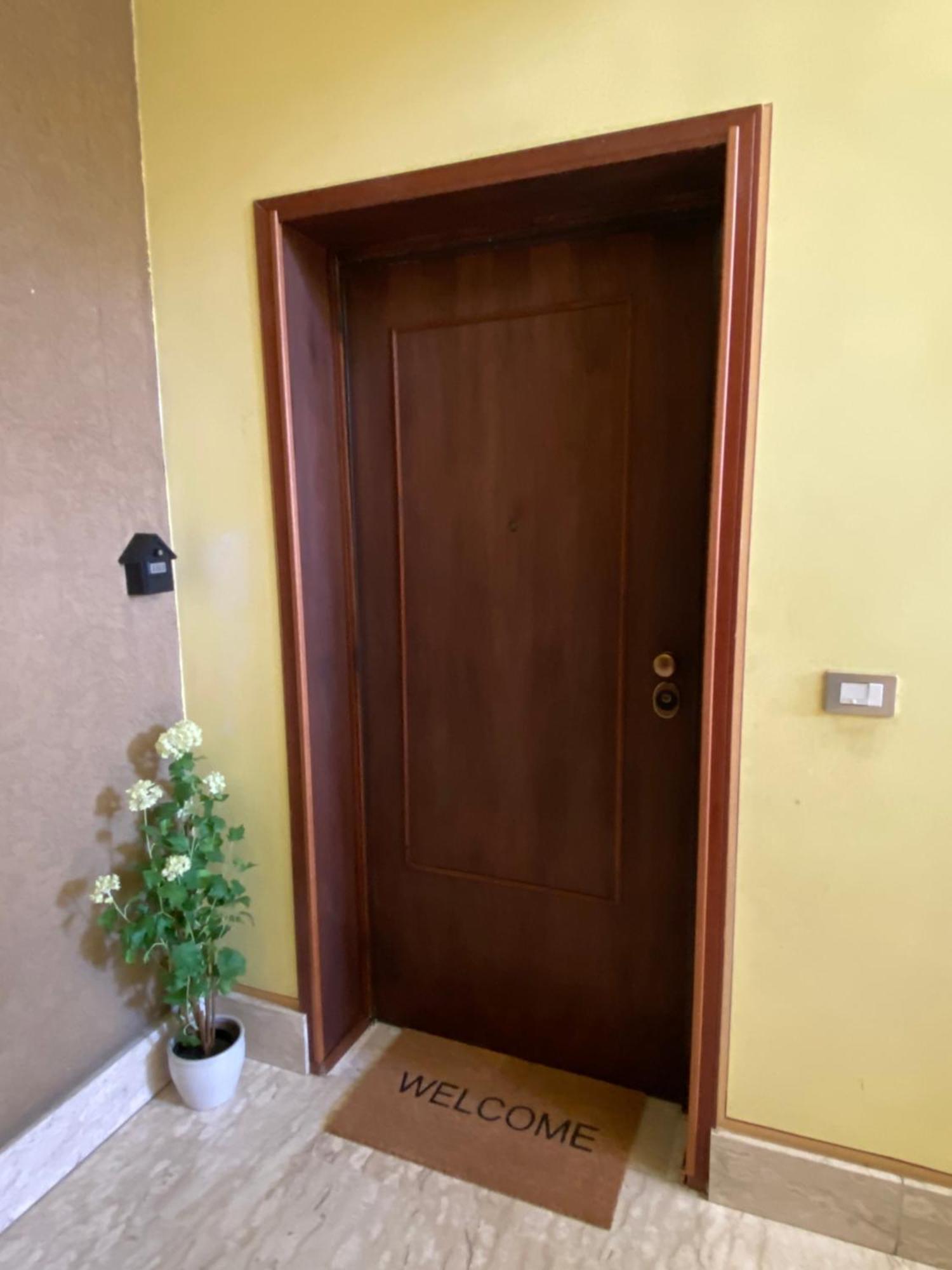Elegante Appartamento Tre Amis - Doppio Garage & Free Wifi - Ac Centallo Exterior foto